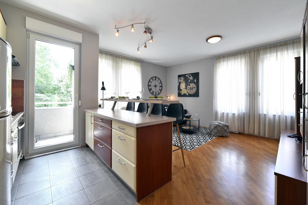 Old Clock Apartment Ζάγκρεμπ Εξωτερικό φωτογραφία
